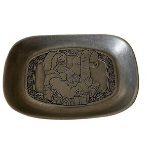 The Wilton Company Pewter Santa Claus Bread Tray